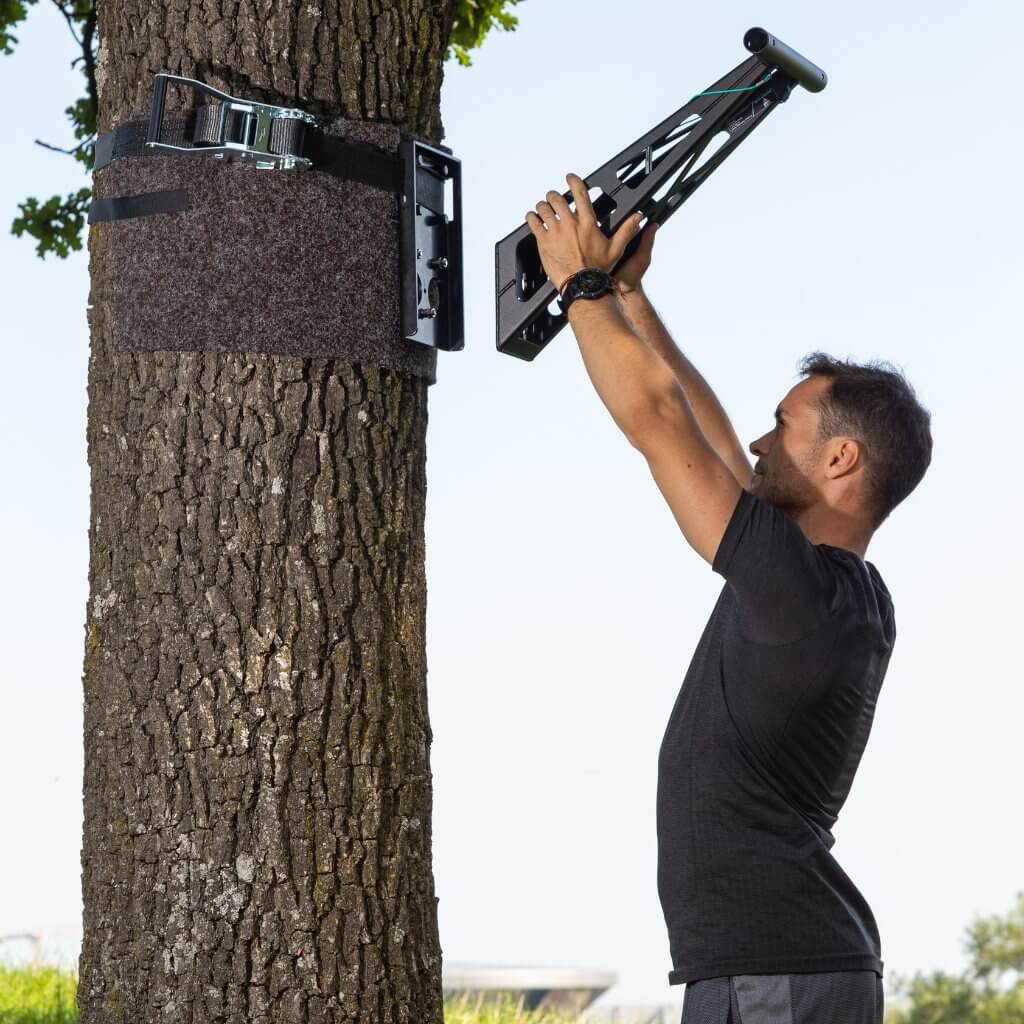 Schutzmatte und Spanngurt für Befestigung an Baum/Pfosten